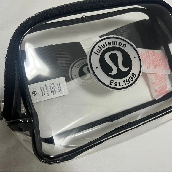 🆕🖤 Lululemon Everywhere Belt Bag Clear Black - Picture 2 of 10